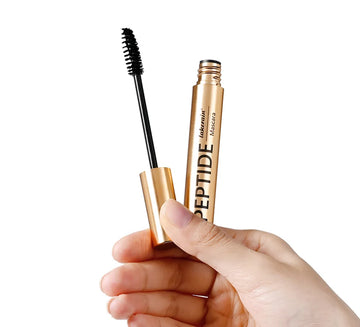 Waterproof Mascara Lengthens Eyelashes
